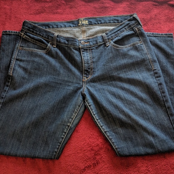 Old Navy Denim - ⭐ Old Navy Diva Straight Cut Jean - 16